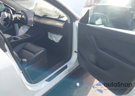 2022 Tesla Model Y Long Range Dual Motor All-Wheel Drive from USA, damaged, VIN 7SAYGAEE9NF365927